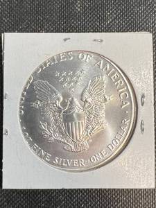1992 AMERICAN SILVER EAGLE 1 TROY OZ .999 FINE SILVER DOLLAR