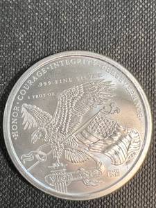 1 TROY OZ .999 FINE SILVER TRUMP ROUND