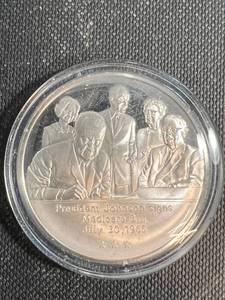 LYNDON JOHNSON PRESIDENTIAL ROUND 25.4 grams 92.5%STERLING SILVER 92.5%