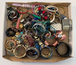 lot 104 image: Group Of Vintage Costume Jewelry