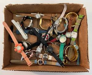 lot 109 image: Group Of Vintage Costume Jewelry