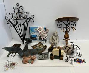lot 15 image: Large Group Of Vintage Lawn And Garden Dcor