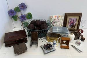 lot 20 image: Large Group Of Misc. Vintage Dcor And More