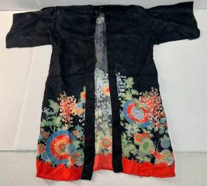 lot 76 image: Antique Oriental Silk Shirt Size Small