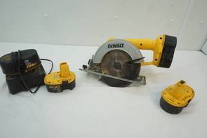 DeWalt circular saw, charger , batteries