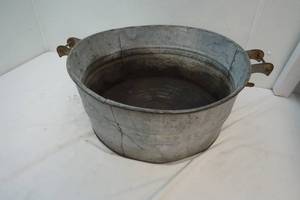 Vintage wash tub