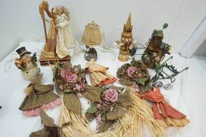 dried flower decor, lighted decor