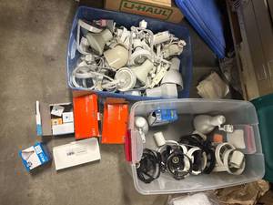 lot 13 image: Large Group Tracking Lighting Bulbs