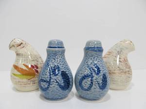 lot 18 image: 2 Mid Century Art Pottery Salt & Pepper Shaker Sets