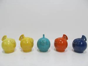 lot 20 image: Collection of Mid Century RED WING Art Pottery Ball Salt & Pepper Shakers