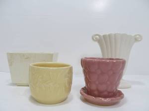 lot 21 image: 4 Mid Century Art Pottery Planters