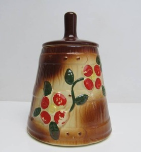 lot 179 image: 1940s-50s American Butter Churn Cookie Jar