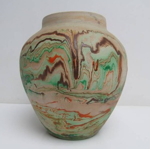 lot 183 image: Nice Vintage Nemadji Art Pottery Vase