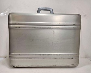 lot 99 image: Vintage ZERO Centurion Elite Aluminum Suitcase