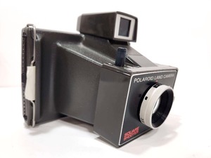 lot 154 image: Nice Condition Vintage POLAROID Land Camera wCase