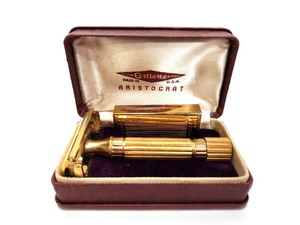 lot 157 image: Excellent Vintage Gillette ARISTOCRAT Gold Safety Razor