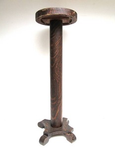 lot 202 image: Antique Oak Plant Stand Table