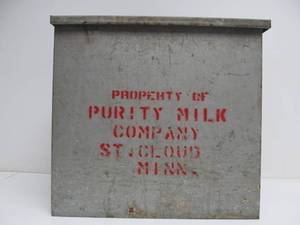 lot 208 image: Vintage SAINT CLOUD Purity Milk Company Dairy Advertising Metal Bottle Holder