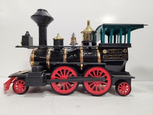 lot 173 image: Large Vintage 1970s JIM BEAM Whiskey Decanter Train Set
