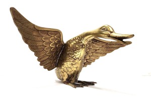 lot 172 image: Very Cool Larger Vintage Solid Brass Angry Goose Statue