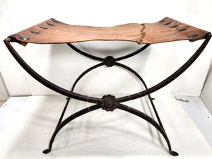 lot 176 image: Fantastic Antique Hammered Iron Folding Savonarola Chair wLeather Seat