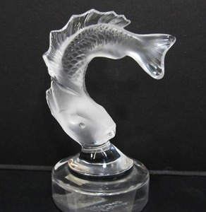 lot 118 image: Small Signed Vintage LALIQUE France Glass Fish Sculpture