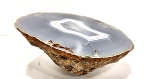 lot 245 image: LARGE Cut & Polished Display Agate #3