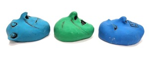 lot 274 image: Unusual Small Vintage Folk Art Pottery Faces