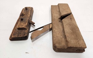 lot 285 image: 2 Early Antique Woodworking Rabbet Planes