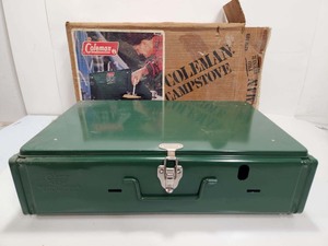 lot 287 image: Like-New or New Vintage COLEMAN Camp Stove wBox