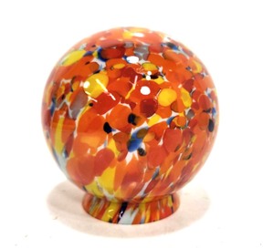 lot 294 image: Original 1930s Czechoslovakian End of Day Glass Lamp ShadeGlobe