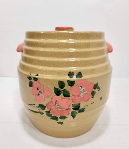 lot 290 image: Red Wing SAFFRON Cookie Jar