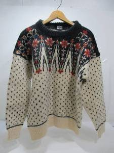 lot 76 image: DALE OF NORWAY Pure Wool Sweater Size - L 44