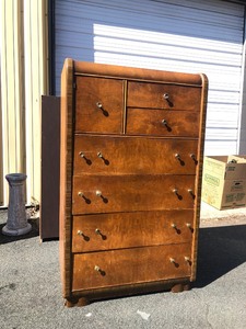 lot 332 image: Vintage 1940s Deco Chest of Drawers