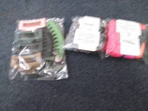 lot 47 image: Claw Hair Clips, 2 pks Yoga HeadBan...