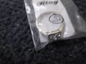 lot 102 image: Size 8 Promise Ring...