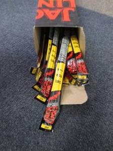 lot 322 image: Box of 20 - 1 oz Jack Links Hot Sti...