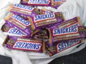 lot 336 image: 12- 1.26 oz Snickers Almond Brownie...