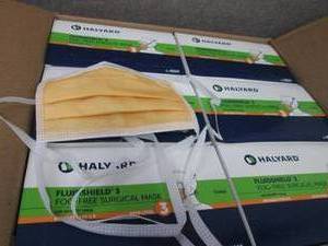 lot 386 image: Case of 300 Halyard FLUIDSHIELD 3 D...