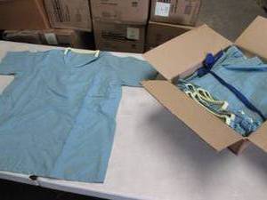 lot 433 image: Box of 12 Small Vneck Scrub Tops...