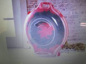 lot 456 image: 3 Sterilite Red Plastic Nesting Wre...