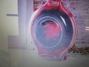 lot 460 image: 3 Sterilite Red Plastic Nesting Wre...