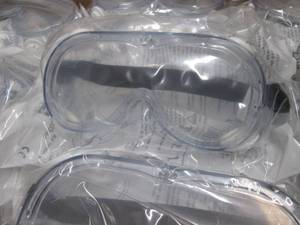 lot 203 image: Case of 100 Full Coverage Safety Go...