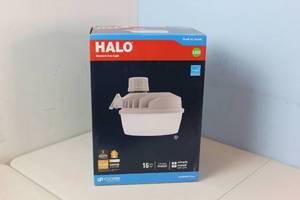 Halo Dusk to Dawn Hardwired LED Area Light Gray 77W 10000 Lumen MSRP $139.99 Model ALS10A40GY - New