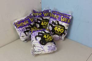 1600 Square Feet off Super Stretch Spider Webs - New