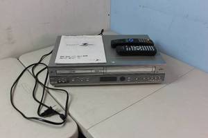 DVDCDVCRMP3 Combo Player XBV342