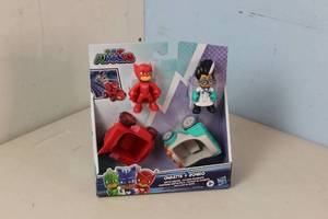 PJ Masks Owlette vs Romeo Battle Racers