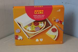 Paint-Your-Own Pizza - Wood PIzza Mondo Llama