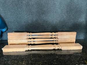 lot 20 image: Set of Oak Stair Spindles