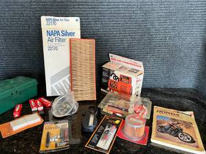 lot 65 image: Honda Oil Filter, NAPA Air Filter, Mini Air Compressor and More Car Accessories